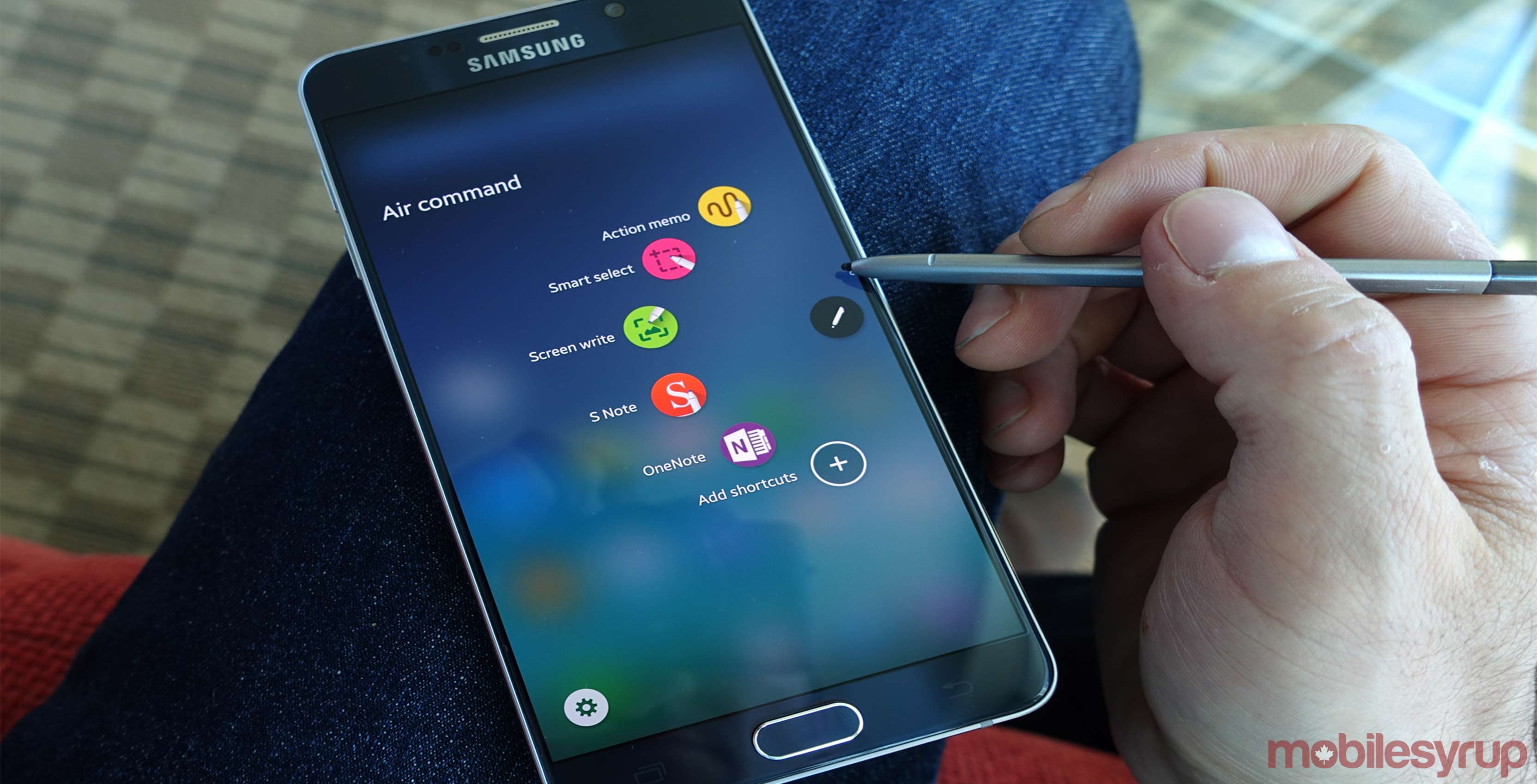 Samsung Galaxy Note 5 smartphone with stylus