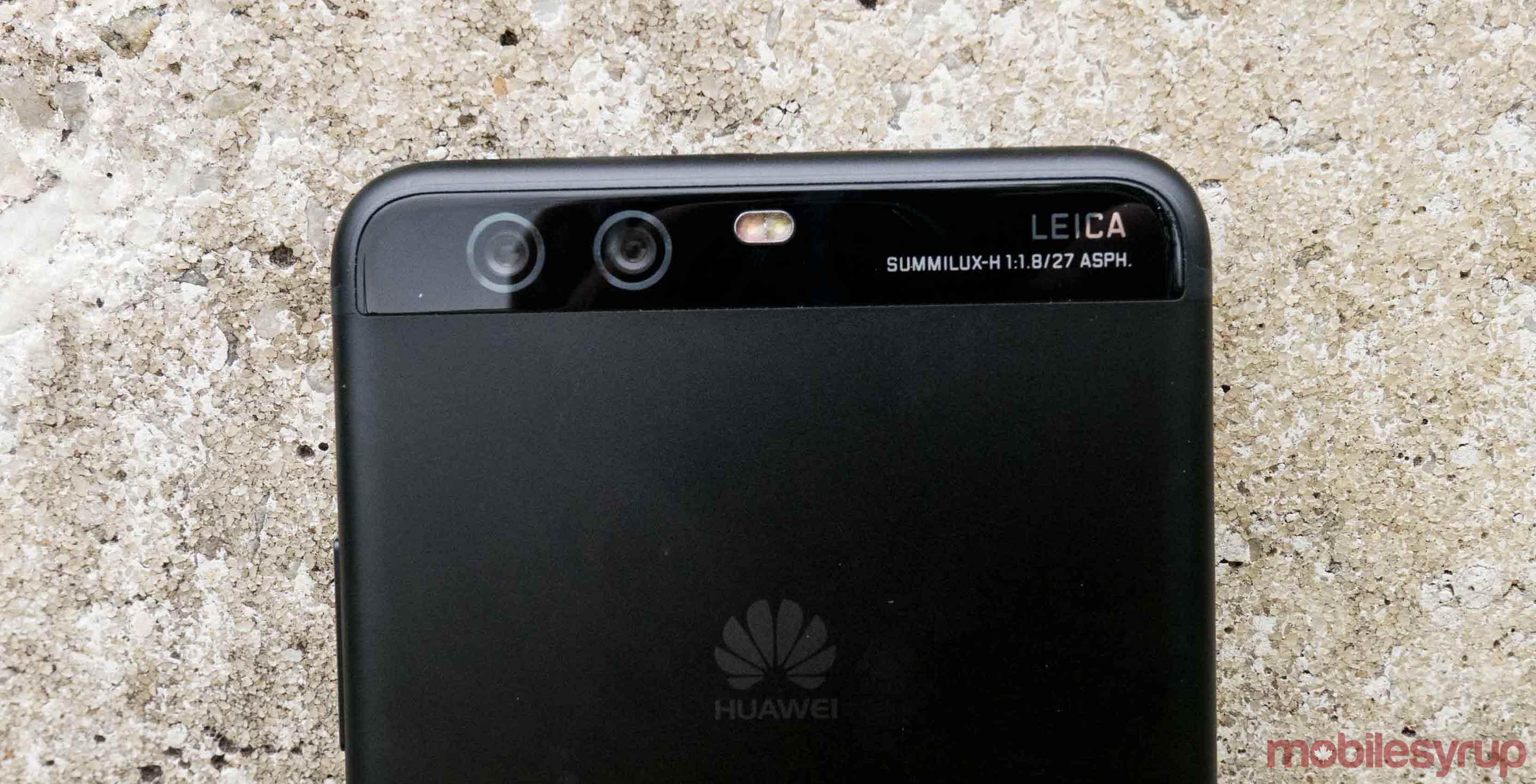 Image of the Huawei P10 Plus and its rear-facing camera array