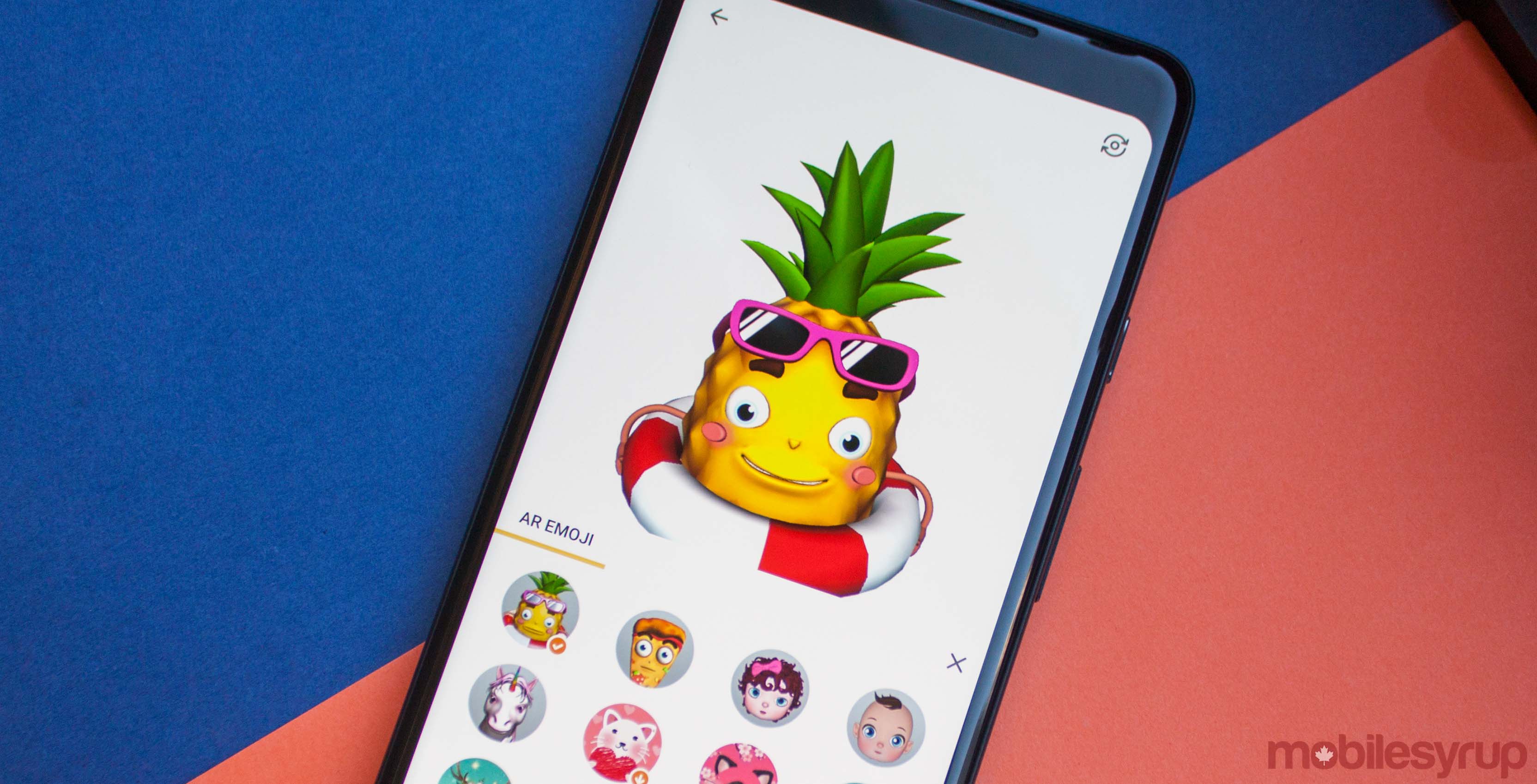 Pineapple AR emoji on Facemoji keyboard