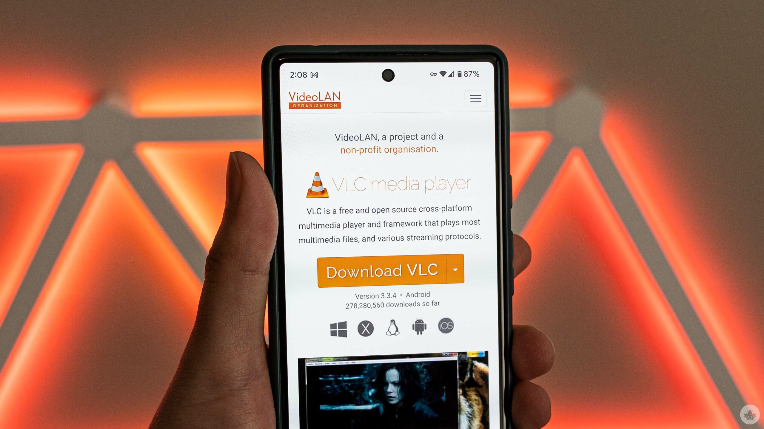 VLC website on a smartphone