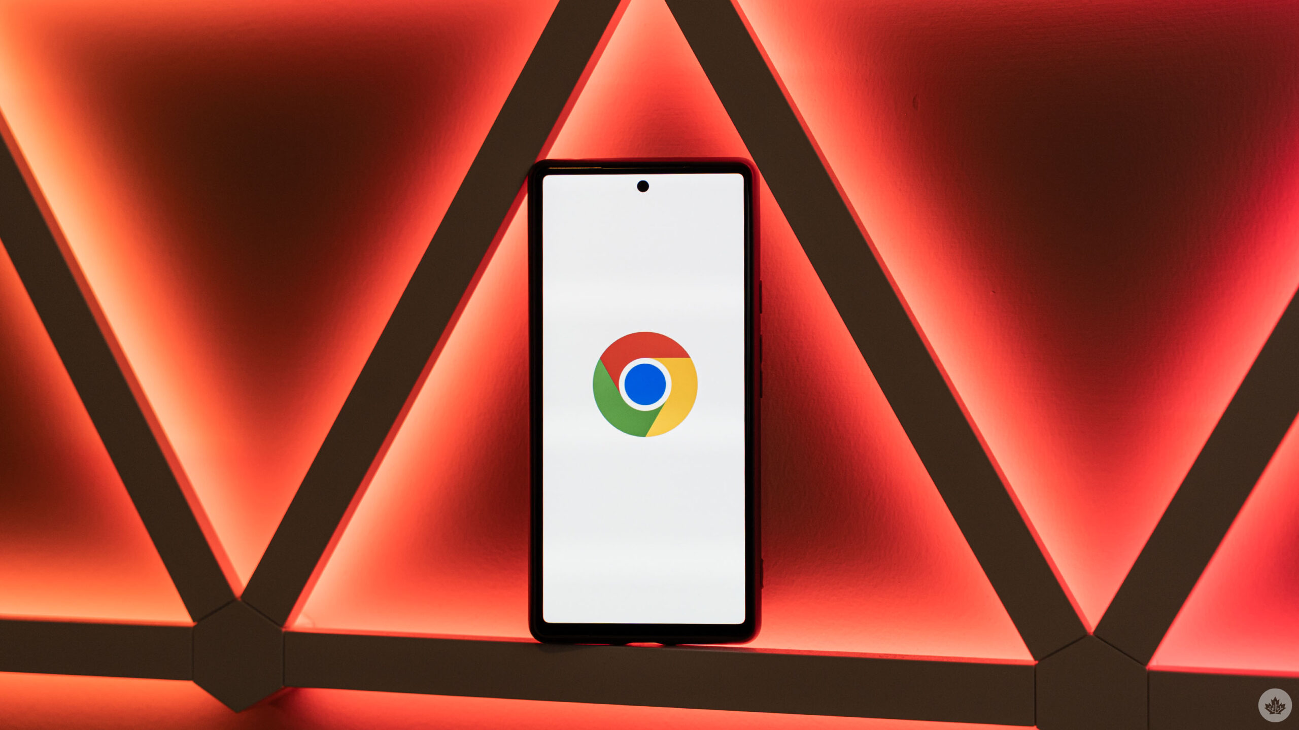 Google Chrome logo on Pixel 6