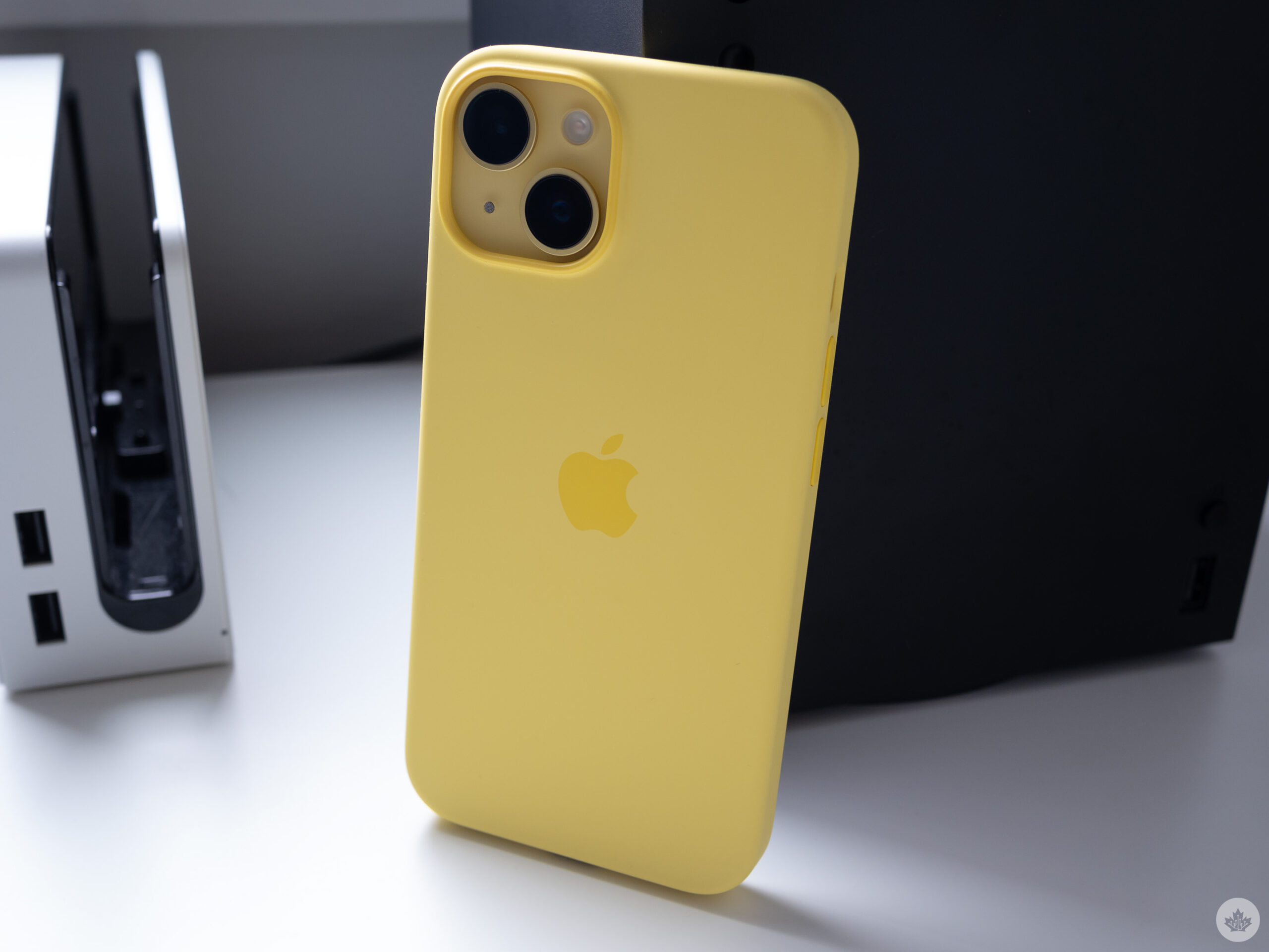 yellow-iphone-4
